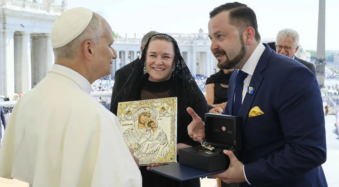 aurora-pope